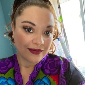 Meet your Posher, Gabriela